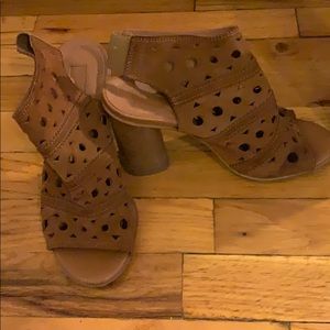 Too shop heeled sandals